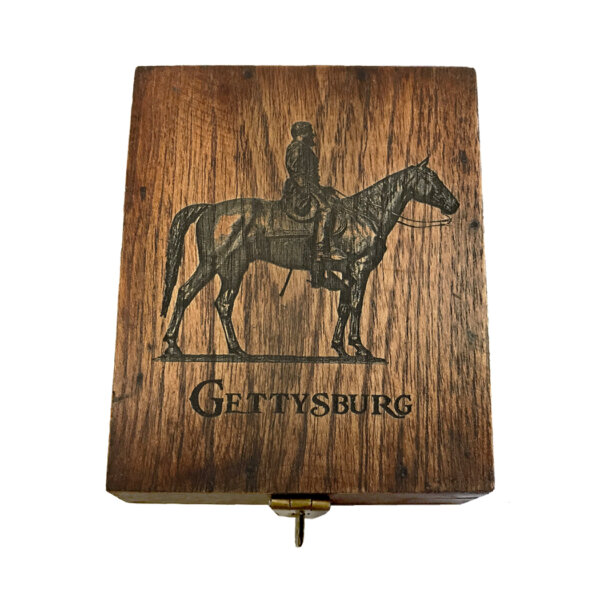 Decorative Boxes Revolutionary/Civil War 4-5/8″ Robert E Lee “Gettysburg” Playing Card Box for storing your favorite cards.