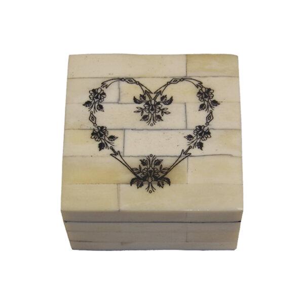 Scrimshaw/Bone & Horn Boxes Valentines 3-1/4″ Etched Floral Heart Scrimshaw Bone Box Antique Reproduction with Lift-Off Lid