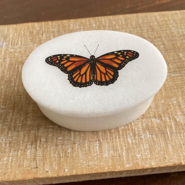 Decorative Boxes Botanical/Zoological 3″ Monarch Butterfly White Oval Soapstone Trinket-Jewelry Box