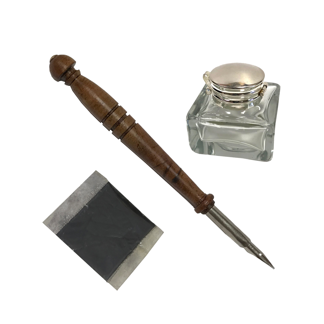 Writing Boxes & Travel Trunks Early American Equestrian Fox Hunt Writing Box with Accessories Writing Boxes & Travel Trunks Early American Equestrian Fox Hunt Writing Box with Accessories